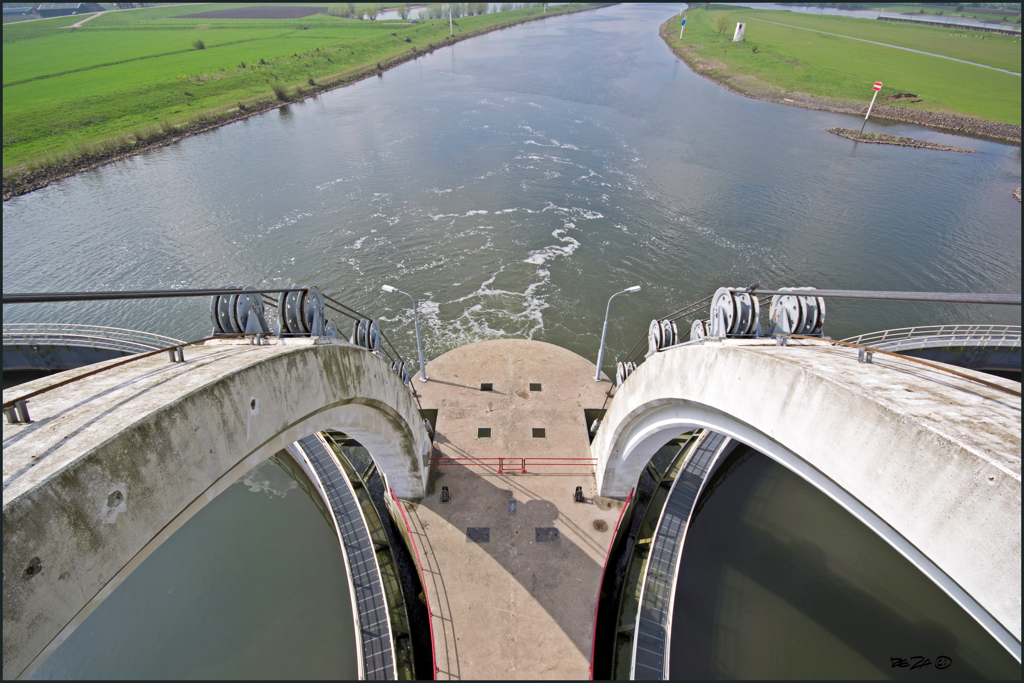 7071520401 1F602217ea O