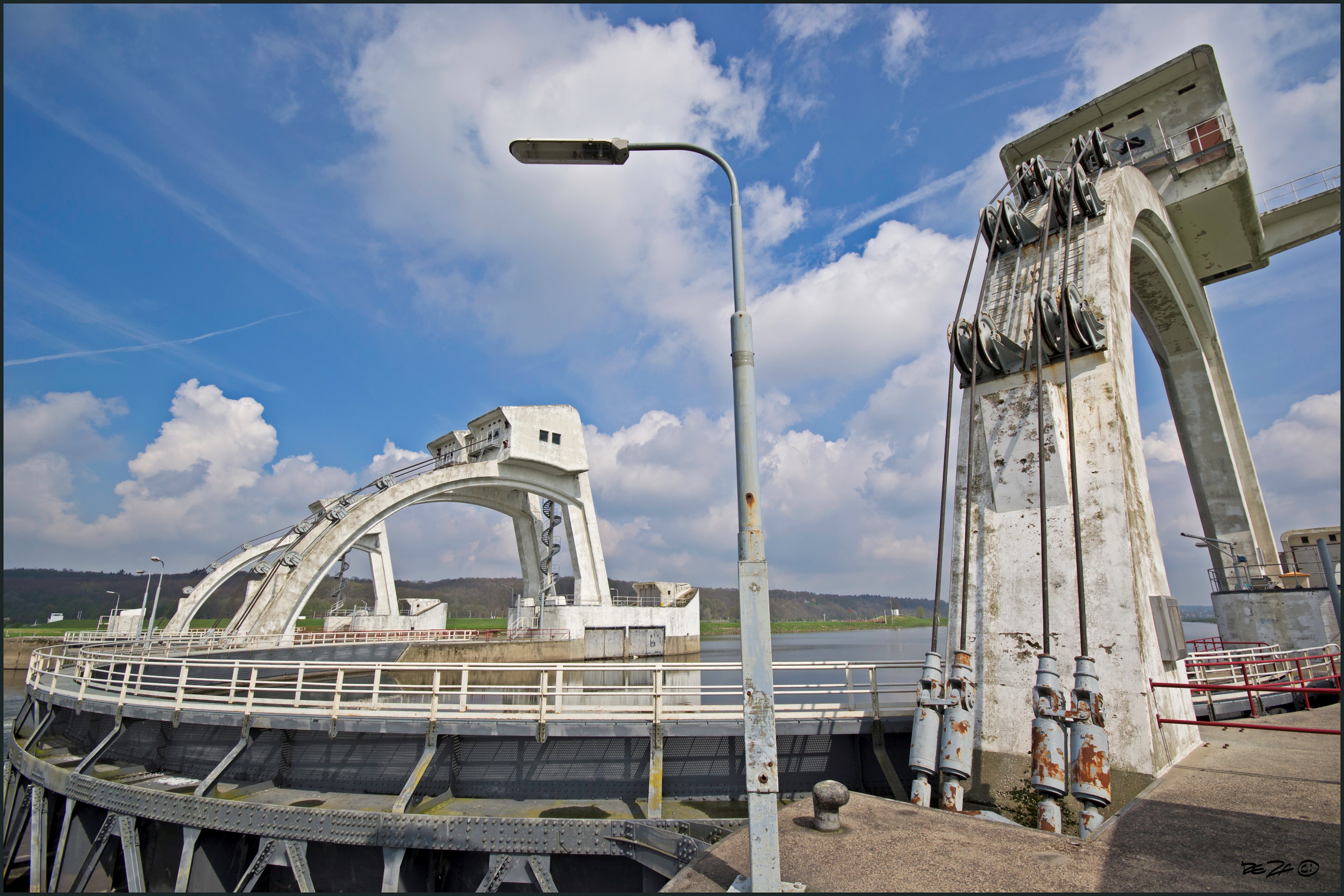 6925443664 08Dd3bbe8c O